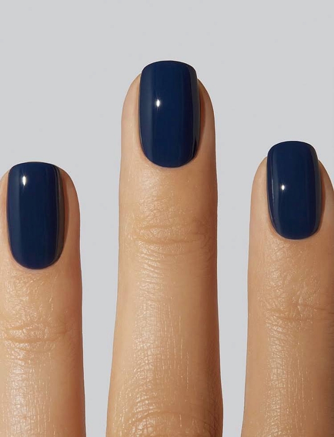 «Мы наконец-то учимся выбирать себя, а не следовать навязанным правилам красоты» — блиц-интервью с Яной Бобриневой фото № 2