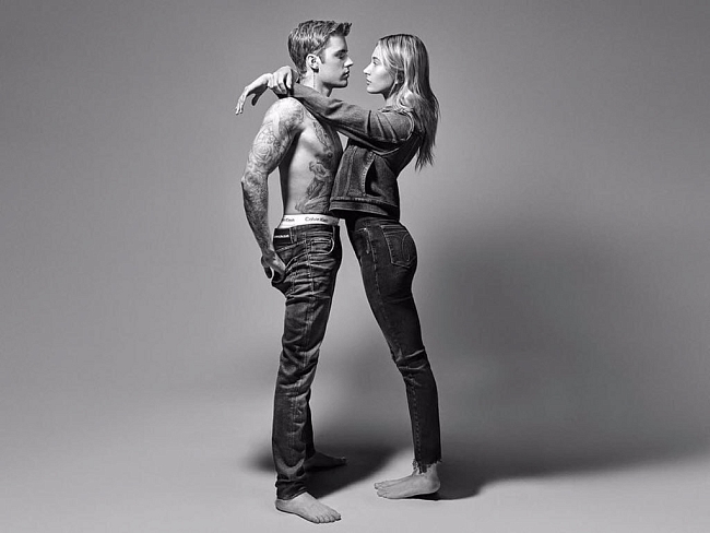 Посмотрите, как Джастин и Хейли Бибер танцуют и целуются в новой рекламе Calvin Klein фото № 1