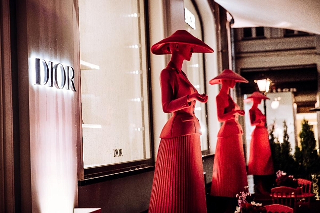 В Столешниковом переулке прошло официальное открытие обновленного бутика Dior фото № 1