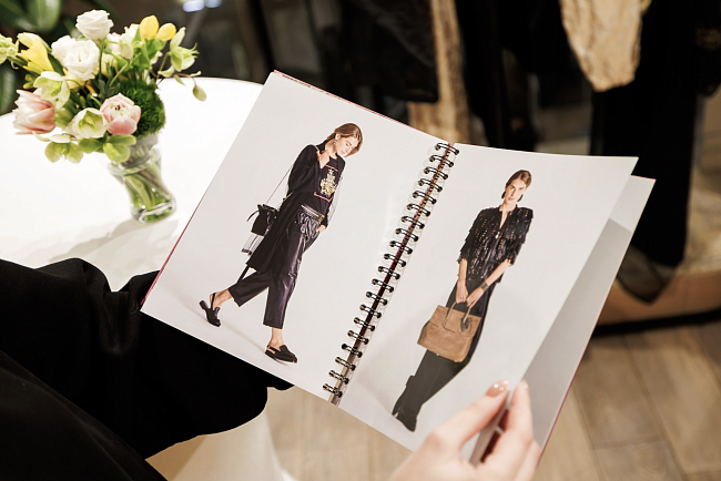 Модный дайджест: весенняя коллекция Doucal’s, новые модели Furla и другие новости фото № 4