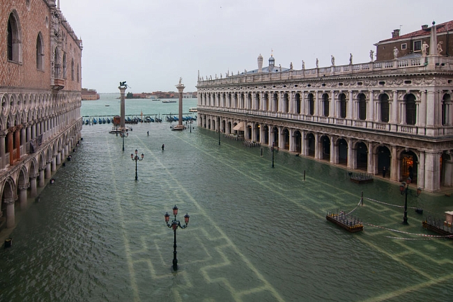 Выше воды: как Венеция пережила самое сильное наводнение за прошедшие полвека фото № 4