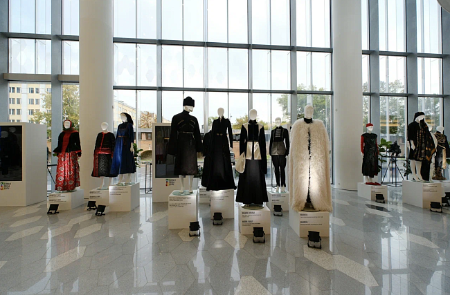 «Родные мотивы» на BRICS+ Fashion Summit: когда локальный код становится языком глобальной моды фото № 1