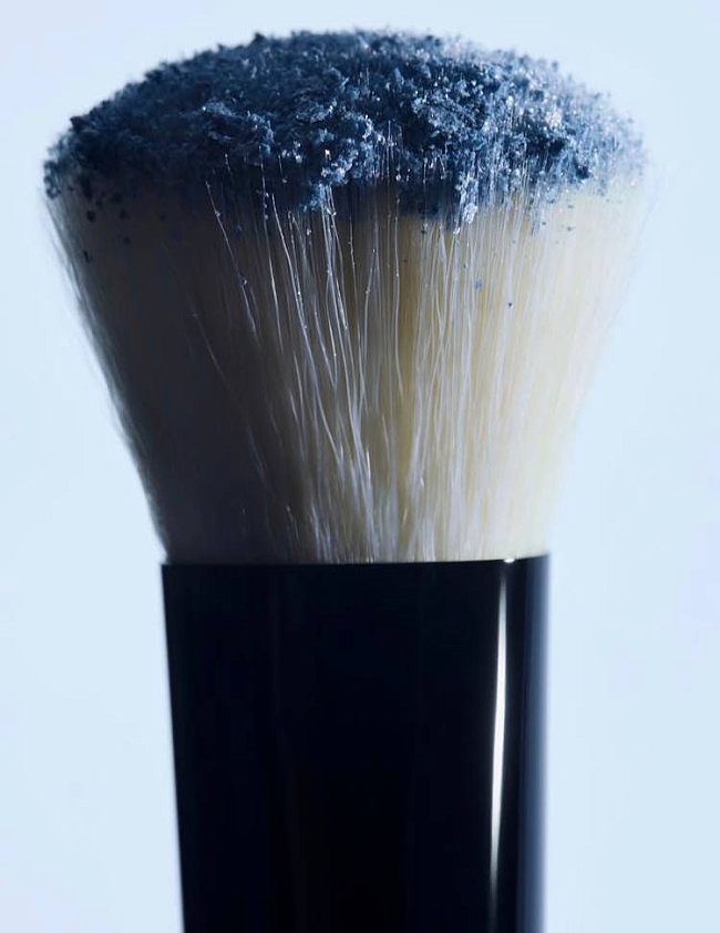 Ностальгия по цвету: почему голубые тени снова в моде фото № 4