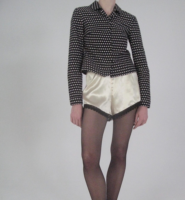 Рубашка Cloche в горошек, ваза Sample х Вика Когай, кольцо 10.GRAN и другие хотелки Марии Андреевой фото № 4