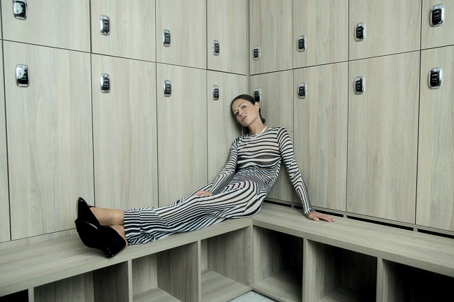 Платье, Jean Paul Gaultier (ЦУМ); серьги Classic, колье, браслет и кольцо Art Deco, золото, бриллианты, Mercury фото № 10