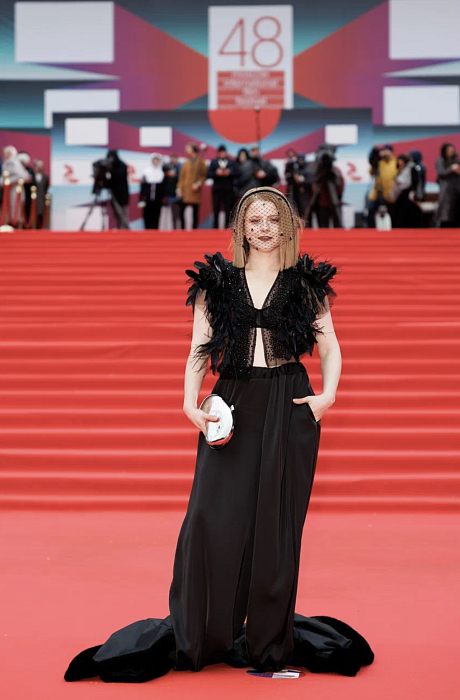 Ксения Суркова в Gooroo, JS Sense и Lia Gureeva фото № 18