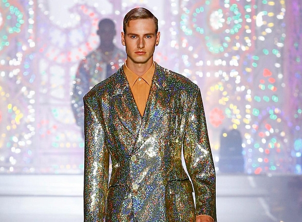 Цветотерапия, взрыв пайеток и спортивная форма в роскошном прочтении на мужском показе Dolce & Gabbana