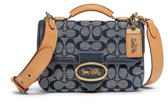 Сумка из новой коллекции Coach Signature