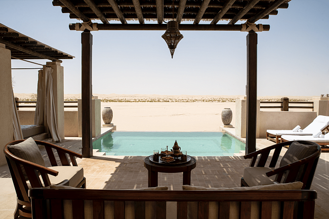 Вид с террасы номера в Jumeirah Al Wathba Desert Resort and Spa фото № 2
