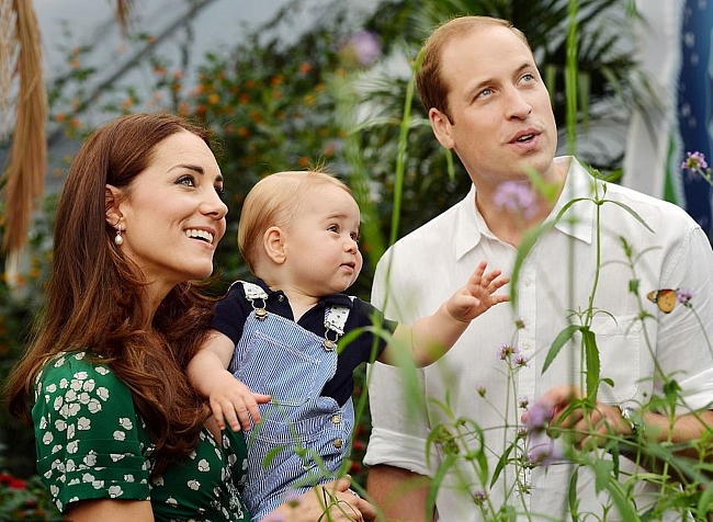 Кейт Миддлтон с принцем Джорджем и принц Уильям, 2014 год фото № 15