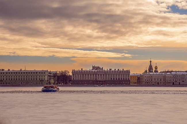 Белые ночи в Санкт-Петербурге – лучший сезон для круглосуточных прогулок по городу фото № 6