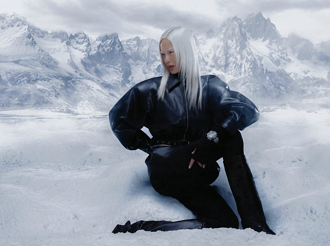 Hublot представляет новые модели Big Bang Unico Winter Sapphire и Big Bang Unico Winter Titanium Ceramic фото № 1