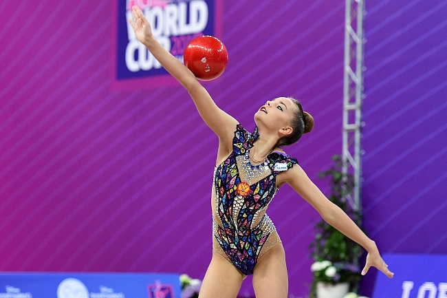 Новая Алина Кабаева: все о юной гимнастке, ставшей звездой большого спорта фото № 1