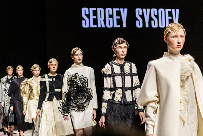 Модный дайджест: капсульная коллекция сумок «Меха Екатерина», показ SERGEY SYSOEV и другие новости фото № 2