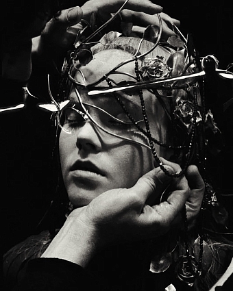 Все звали его Ли. Александр Маккуин в воспоминаниях Леди Гаги, Анн Рей и Шона Лина фото № 9