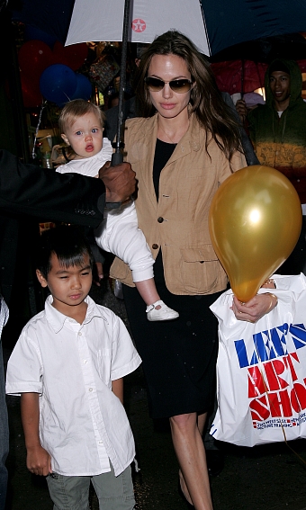 Тогда и сейчас: как выглядят дети Анджелины Джоли и Брэда Питта фото № 7