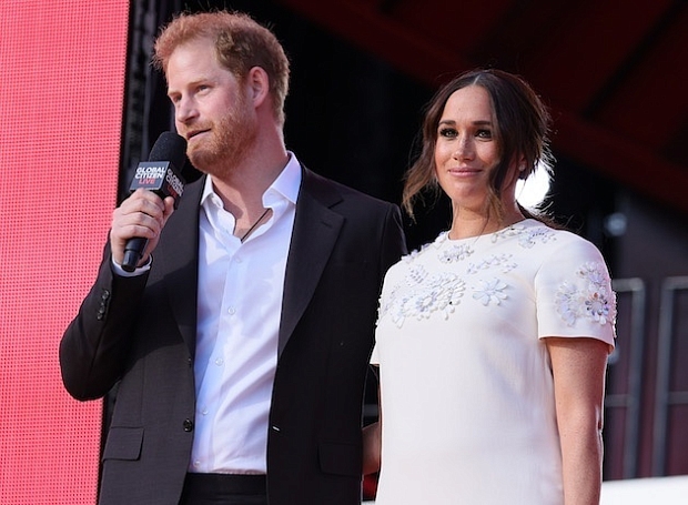 Принц Гарри и Меган Маркл угодили под обстрел критики из-за сотрудничества с Netflix