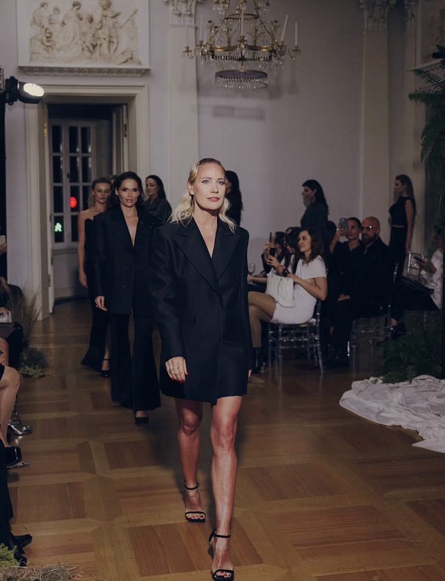 Fashion-дайджест: новогодняя коллекция AUTENTIMENTS, NUME x KALMANOVICH и другие новости фото № 12