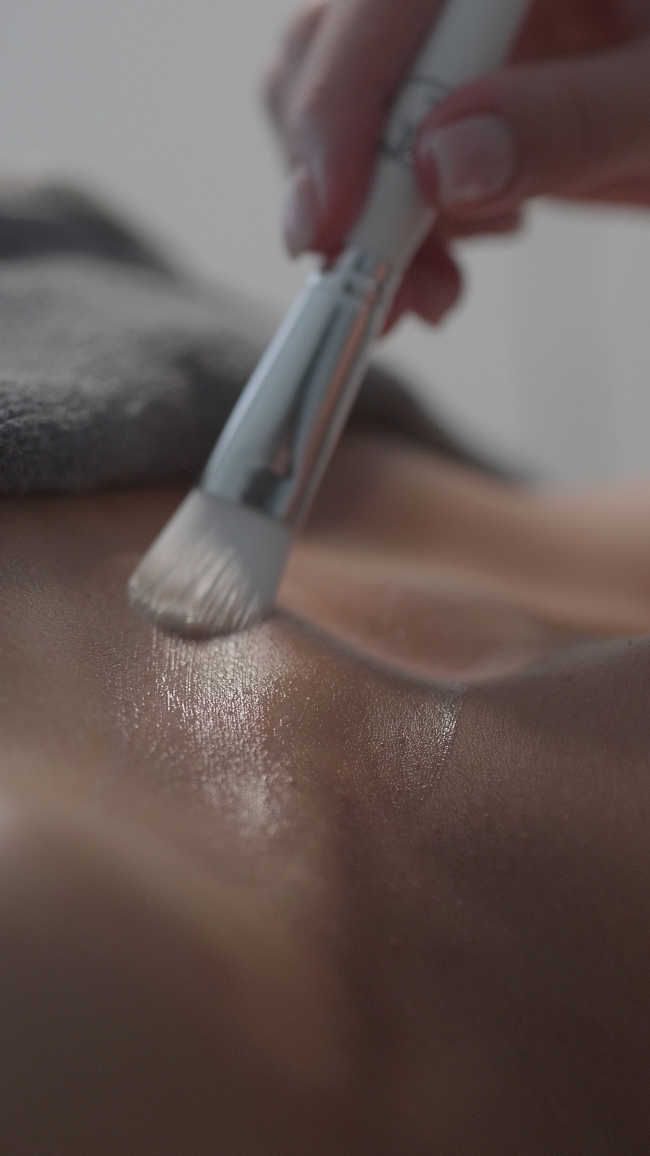 Бьюти-дайджест: новый тональный крем Clarins, коллаборация Romanovamakeup x Арарат Парк Хаятт Москва, антивозрастная гамма Thalion фото № 6