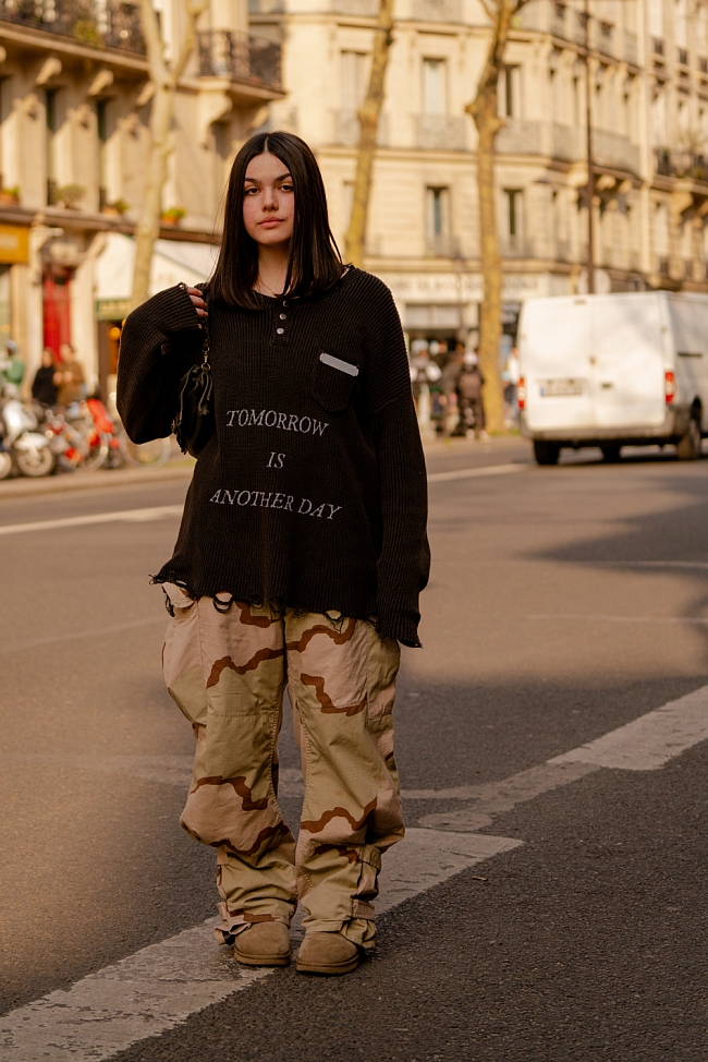 Стритстайл на Неделе моды в Париже осень-зима 2022/23 фото № 3