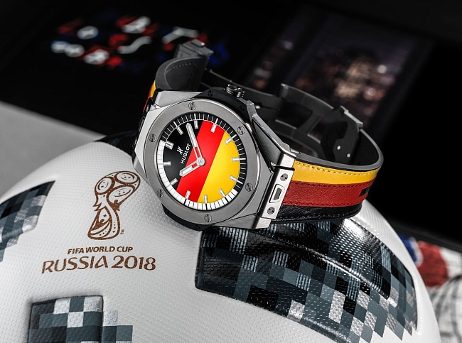 Часы Big Bang Referee 2018 FIFA World Cup Russia на ремешке в цветах флага Германии фото № 2