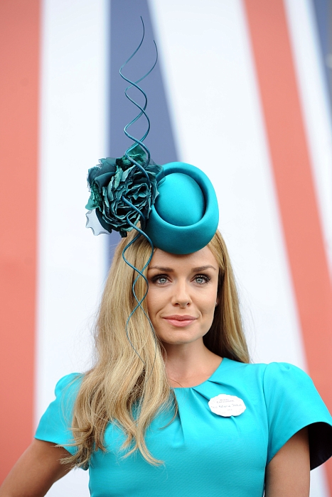 Скачки Royal Ascot: самые красивые шляпки за всю историю фото № 12