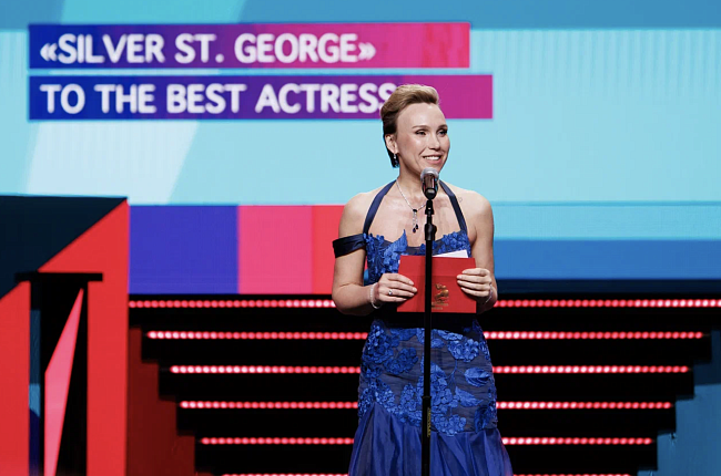 Дарья Екамасова в украшениях Mercury фото № 3