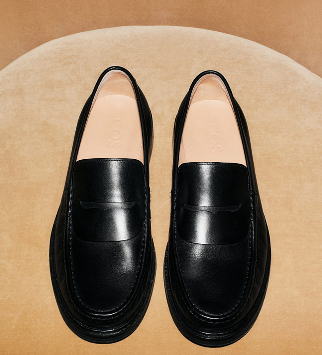 Самая необходимая обувь — лоферы на плоской подошве фото № 2