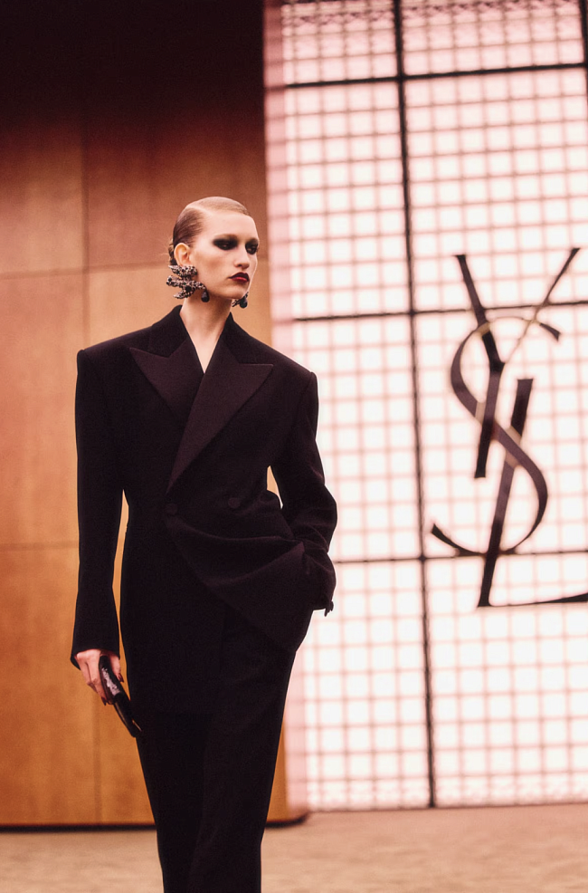 Saint Laurent фото № 10