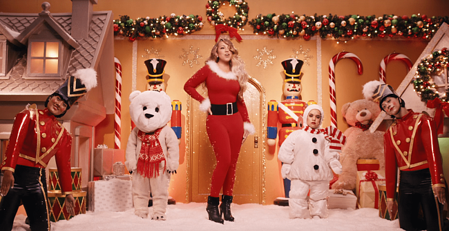 Мэрайя Кэри выпустила новый клип на песню All I Want for Christmas Is You фото № 1