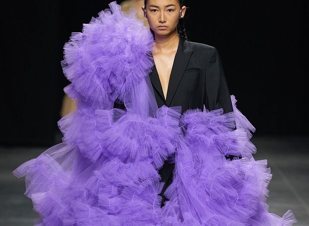 Фиолетовый Very Peri — цвет 2022 года: вот у каких брендов искать вещи в самом модном оттенке