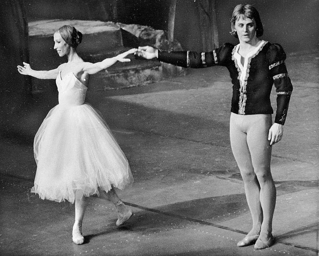 Михаил Барышников и Наталья Макарова после балета «Жизель», 1975 год фото № 2