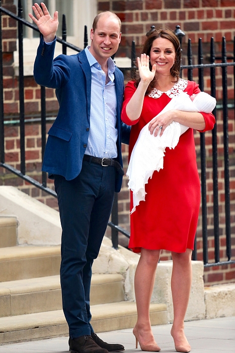 Принц Уильям и Кейт Миддлтон с новорожденным сыном фото № 1