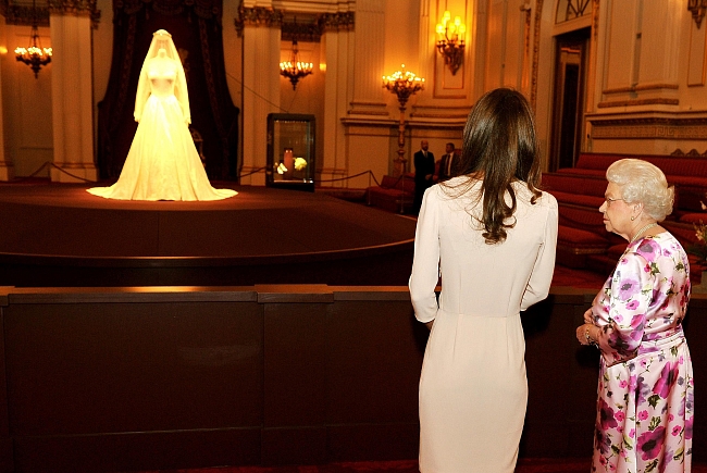 Что Меган Маркл будет делать со своим свадебным платьем? фото № 3