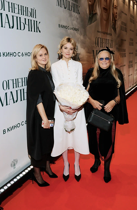 Анна, Надежда и Татьяна Михалковы фото № 3