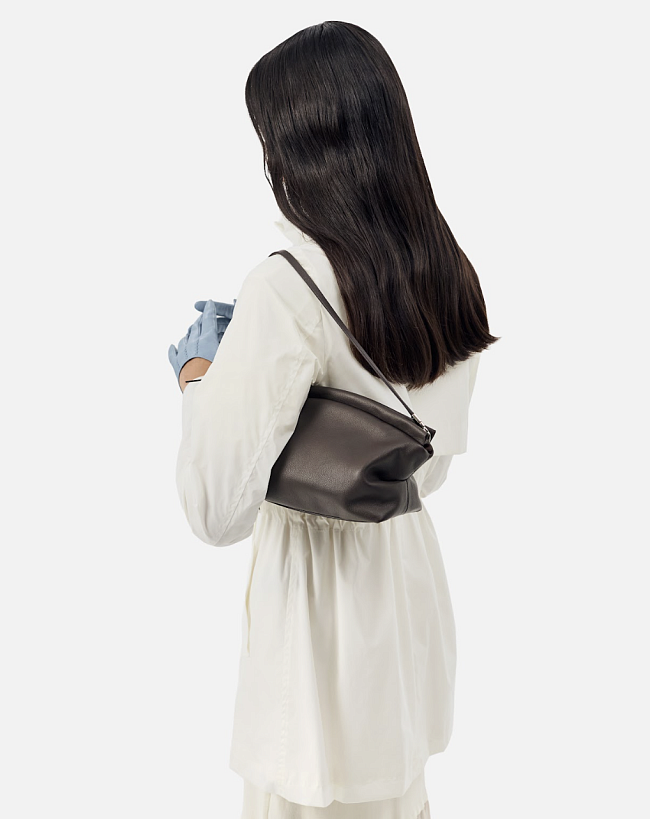 Fashion-дайджест: кампейн 12 STOREEZ, новые модели JENЁK и другие новости фото № 4