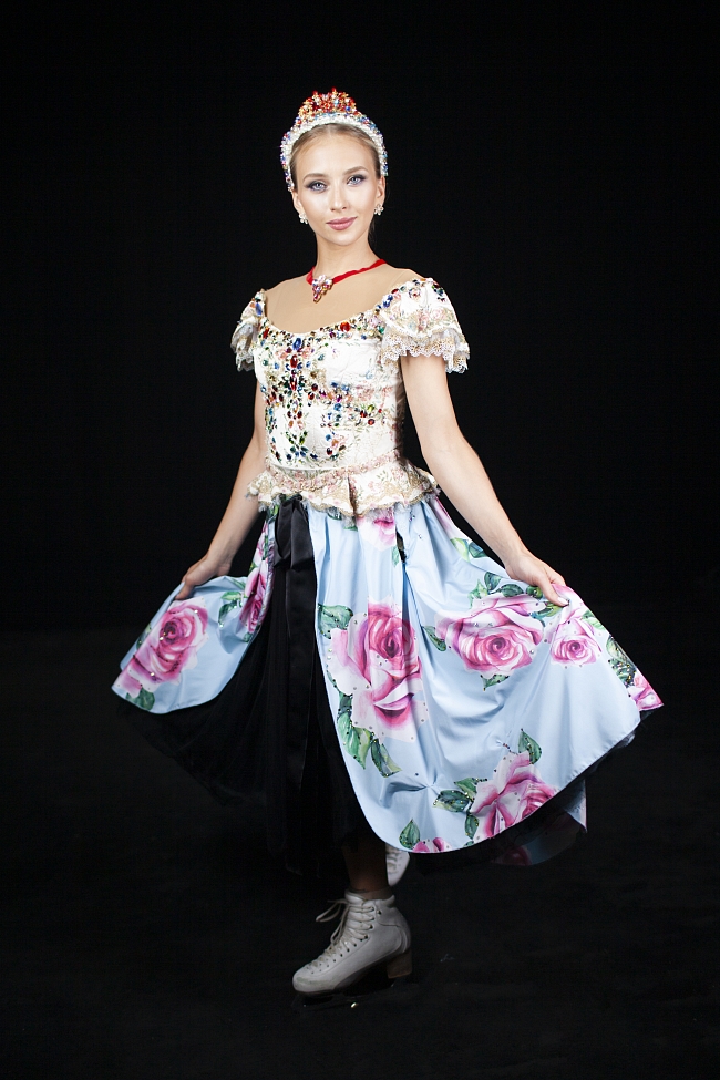 Виктория Синицина в серьгах Mercury из коллекции Miss Russia фото № 1
