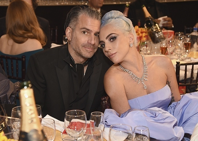 Леди Гага и Кристиан Карино расстались фото № 2