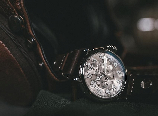 Zenith представили часы Pilot Type 20 Chronograph Silver