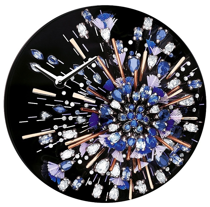 Циферблат часов Dior Grand Soir Feux d'Artifice N° 9 украшен бриллиантами,  белым и розовым золотом, сапфирами и перьями фото № 6