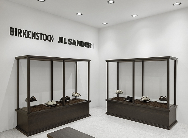Модели из коллаборации Birkenstock x Jil Sander теперь можно купить в ЦУМе