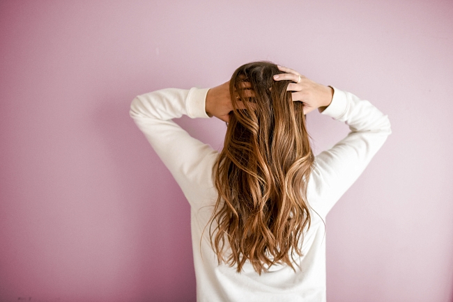 Как вернуть волосы к жизни после зимы: советы эксперта фото № 3