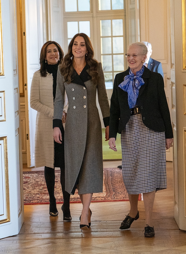 Кронпринцесса Дании Мэри, Кейт Миддлтон и королева Дании Маргрете II, февраль 2022 года фото № 1