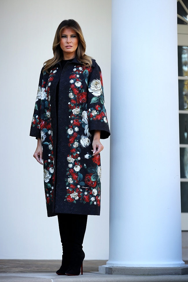 Что надеть сегодня: пальто с цветочным принтом, как у Мелании Трамп фото № 1