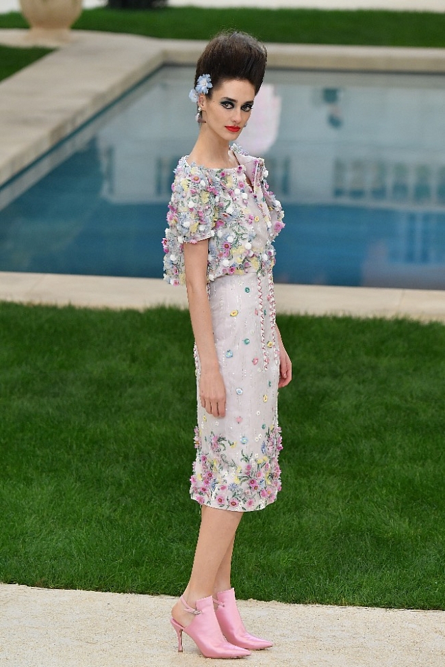 Как создавалась коллекция Chanel Haute Couture 2019 фото № 6