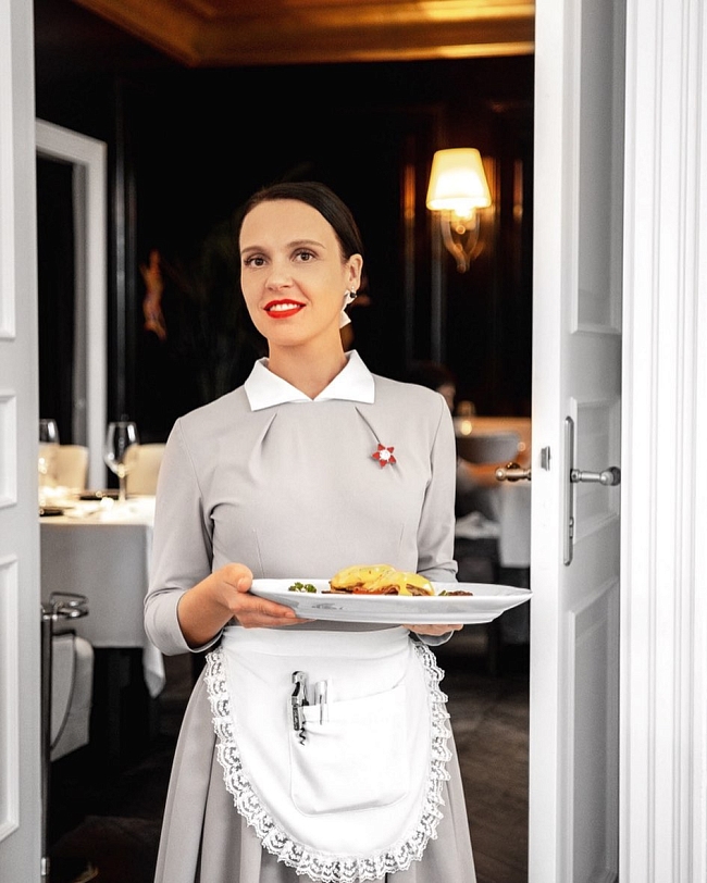 9 ресторанов Москвы с самой красивой униформой фото № 1
