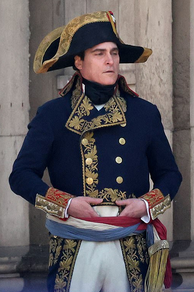 Хоакин Феникс в образе Наполеона фото № 4