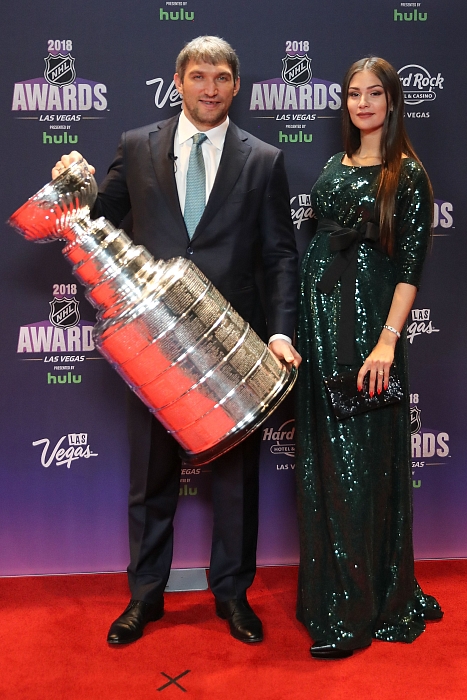Александр Овечкин и беременная Анастасия Шубская на NHL Awards 2018 фото фото № 1