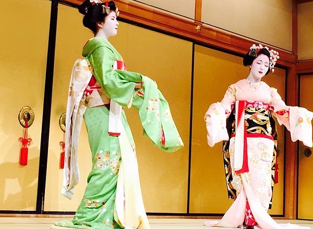 Кто такие гейши и чем они известны в японской культуре?