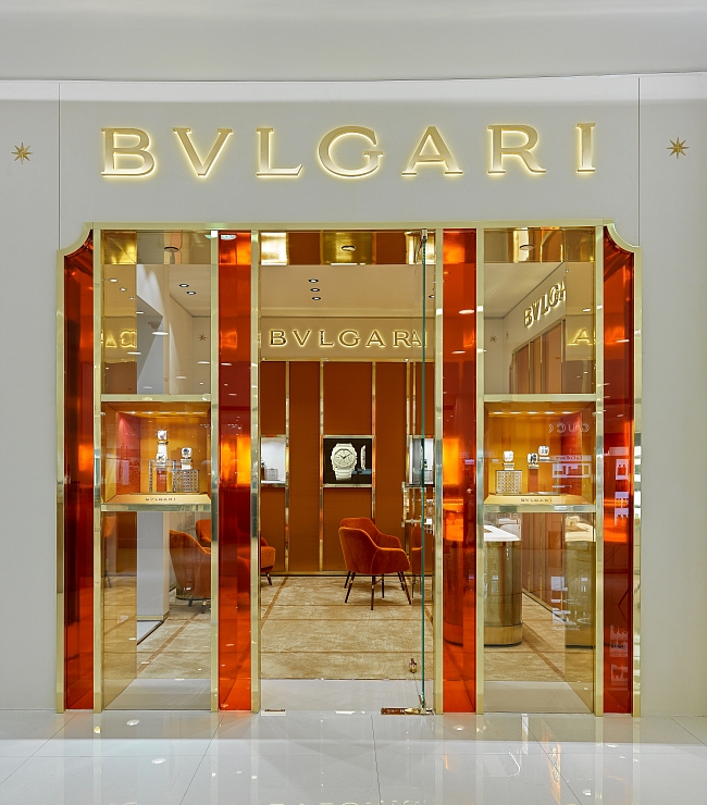 Из Рима с любовью: в Москве открылся первый часовой бутик BVLGARI фото № 1